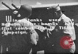 Standbild improvisierten napalm Bomben auf P-47 Flugzeuge Aslito Flugplatz Saipan Marianen, 1944, aus Sekunde 3 historischem Filmmaterial Videoclip 65675047545