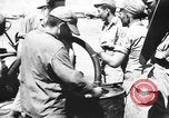 Standbild improvisierten napalm Bomben auf P-47 Flugzeuge Aslito Flugplatz Saipan Marianen, 1944, aus Sekunde 28 historischem Filmmaterial Videoclip 65675047545