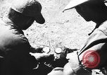 Standbild improvisierten napalm Bomben auf P-47 Flugzeuge Aslito Flugplatz Saipan Marianen, 1944, aus Sekunde 32 historischem Filmmaterial Videoclip 65675047545