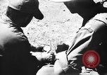 Standbild improvisierten napalm Bomben auf P-47 Flugzeuge Aslito Flugplatz Saipan Marianen, 1944, aus Sekunde 34 historischem Filmmaterial Videoclip 65675047545