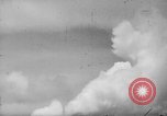 Standbild 19 USAAF Fighter Squadron P-47s der gegnerischen Insel Tinian Insel Tinian Marianen, 1945, aus Sekunde 20 historischem Filmmaterial Videoclip 65675047547