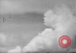 Standbild 19 USAAF Fighter Squadron P-47s der gegnerischen Insel Tinian Insel Tinian Marianen, 1945, aus Sekunde 21 historischem Filmmaterial Videoclip 65675047547