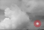 Standbild 19 USAAF Fighter Squadron P-47s der gegnerischen Insel Tinian Insel Tinian Marianen, 1945, aus Sekunde 25 historischem Filmmaterial Videoclip 65675047547