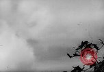 Standbild 19 USAAF Fighter Squadron P-47s der gegnerischen Insel Tinian Insel Tinian Marianen, 1945, aus Sekunde 28 historischem Filmmaterial Videoclip 65675047547