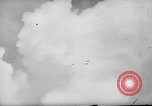 Standbild 19 USAAF Fighter Squadron P-47s der gegnerischen Insel Tinian Insel Tinian Marianen, 1945, aus Sekunde 35 historischem Filmmaterial Videoclip 65675047547
