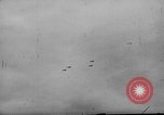Standbild 19 USAAF Fighter Squadron P-47s der gegnerischen Insel Tinian Insel Tinian Marianen, 1945, aus Sekunde 41 historischem Filmmaterial Videoclip 65675047547