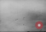 Standbild 19 USAAF Fighter Squadron P-47s der gegnerischen Insel Tinian Insel Tinian Marianen, 1945, aus Sekunde 43 historischem Filmmaterial Videoclip 65675047547