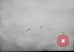 Standbild 19 USAAF Fighter Squadron P-47s der gegnerischen Insel Tinian Insel Tinian Marianen, 1945, aus Sekunde 49 historischem Filmmaterial Videoclip 65675047547