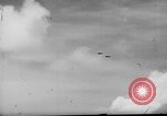 Standbild 19 USAAF Fighter Squadron P-47s der gegnerischen Insel Tinian Insel Tinian Marianen, 1945, aus Sekunde 51 historischem Filmmaterial Videoclip 65675047547