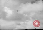 Standbild 19 USAAF Fighter Squadron P-47s der gegnerischen Insel Tinian Insel Tinian Marianen, 1945, aus Sekunde 56 historischem Filmmaterial Videoclip 65675047547