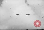 Standbild 19 USAAF Fighter Squadron P-47s der gegnerischen Insel Tinian Insel Tinian Marianen, 1945, aus Sekunde 62 historischem Filmmaterial Videoclip 65675047547