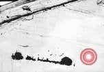 Standbild P-47s 19 Fighter Squadron Angriff japanische Stellungen Insel Tinian Marianen, 1944, aus Sekunde 1 historischem Filmmaterial Videoclip 65675047548