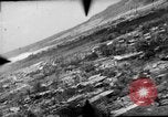 Standbild P-47s 19 Fighter Squadron Angriff japanische Stellungen Insel Tinian Marianen, 1944, aus Sekunde 14 historischem Filmmaterial Videoclip 65675047548