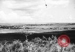 Standbild Schlacht von Tinian Island in Zweiten Weltkrieg Insel Tinian Marianen, 1944, aus Sekunde 15 historischem Filmmaterial Videoclip 65675047549