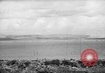 Standbild Schlacht von Tinian Island in Zweiten Weltkrieg Insel Tinian Marianen, 1944, aus Sekunde 42 historischem Filmmaterial Videoclip 65675047549