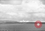 Standbild Schlacht von Tinian Island in Zweiten Weltkrieg Insel Tinian Marianen, 1944, aus Sekunde 50 historischem Filmmaterial Videoclip 65675047549