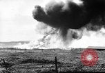 Standbild 318 USAAF Fighter Gruppe P-47s in der Schlacht von Tinian Insel Tinian Marianen, 1944, aus Sekunde 27 historischem Filmmaterial Videoclip 65675047551