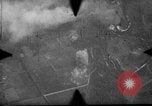 Standbild 318 USAAF Fighter Gruppe P-47s in der Schlacht von Tinian Insel Tinian Marianen, 1944, aus Sekunde 37 historischem Filmmaterial Videoclip 65675047551