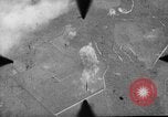 Standbild 318 USAAF Fighter Gruppe P-47s in der Schlacht von Tinian Insel Tinian Marianen, 1944, aus Sekunde 40 historischem Filmmaterial Videoclip 65675047551