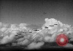 Standbild P-47s von 318 Fighter Group Rückkehr von Tinian raid Aslito Flugplatz Saipan Marianen, 1944, aus Sekunde 4 historischem Filmmaterial Videoclip 65675047552