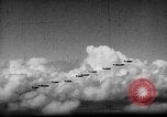 Standbild P-47s von 318 Fighter Group Rückkehr von Tinian raid Aslito Flugplatz Saipan Marianen, 1944, aus Sekunde 6 historischem Filmmaterial Videoclip 65675047552