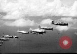 Standbild P-47s von 318 Fighter Group Rückkehr von Tinian raid Aslito Flugplatz Saipan Marianen, 1944, aus Sekunde 10 historischem Filmmaterial Videoclip 65675047552