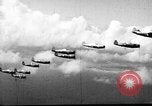 Standbild P-47s von 318 Fighter Group Rückkehr von Tinian raid Aslito Flugplatz Saipan Marianen, 1944, aus Sekunde 16 historischem Filmmaterial Videoclip 65675047552