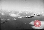 Standbild P-47s von 318 Fighter Group Rückkehr von Tinian raid Aslito Flugplatz Saipan Marianen, 1944, aus Sekunde 22 historischem Filmmaterial Videoclip 65675047552