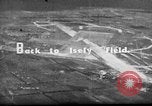 Standbild P-47s von 318 Fighter Group Rückkehr von Tinian raid Aslito Flugplatz Saipan Marianen, 1944, aus Sekunde 29 historischem Filmmaterial Videoclip 65675047552