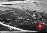 Standbild P-47s von 318 Fighter Group Rückkehr von Tinian raid Aslito Flugplatz Saipan Marianen, 1944, aus Sekunde 35 historischem Filmmaterial Videoclip 65675047552