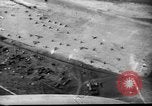 Standbild P-47s von 318 Fighter Group Rückkehr von Tinian raid Aslito Flugplatz Saipan Marianen, 1944, aus Sekunde 42 historischem Filmmaterial Videoclip 65675047552