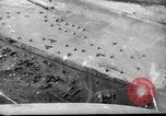 Standbild P-47s von 318 Fighter Group Rückkehr von Tinian raid Aslito Flugplatz Saipan Marianen, 1944, aus Sekunde 43 historischem Filmmaterial Videoclip 65675047552
