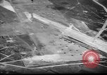 Standbild P-47s von 318 Fighter Group Rückkehr von Tinian raid Aslito Flugplatz Saipan Marianen, 1944, aus Sekunde 48 historischem Filmmaterial Videoclip 65675047552