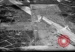 Standbild P-47s von 318 Fighter Group Rückkehr von Tinian raid Aslito Flugplatz Saipan Marianen, 1944, aus Sekunde 52 historischem Filmmaterial Videoclip 65675047552