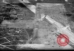 Standbild P-47s von 318 Fighter Group Rückkehr von Tinian raid Aslito Flugplatz Saipan Marianen, 1944, aus Sekunde 54 historischem Filmmaterial Videoclip 65675047552