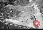 Standbild P-47s von 318 Fighter Group Rückkehr von Tinian raid Aslito Flugplatz Saipan Marianen, 1944, aus Sekunde 57 historischem Filmmaterial Videoclip 65675047552
