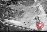 Standbild P-47s von 318 Fighter Group Rückkehr von Tinian raid Aslito Flugplatz Saipan Marianen, 1944, aus Sekunde 58 historischem Filmmaterial Videoclip 65675047552