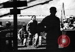 Standbild Piloten von 318 Fighter Group debrieft nach Mission Saipan Marianen, 1944, aus Sekunde 1 historischem Filmmaterial Videoclip 65675047554