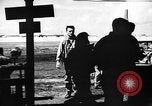 Standbild Piloten von 318 Fighter Group debrieft nach Mission Saipan Marianen, 1944, aus Sekunde 3 historischem Filmmaterial Videoclip 65675047554