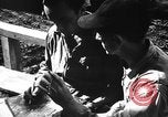 Standbild Piloten von 318 Fighter Group debrieft nach Mission Saipan Marianen, 1944, aus Sekunde 15 historischem Filmmaterial Videoclip 65675047554