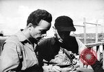 Standbild Piloten von 318 Fighter Group debrieft nach Mission Saipan Marianen, 1944, aus Sekunde 17 historischem Filmmaterial Videoclip 65675047554