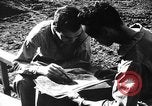 Standbild Piloten von 318 Fighter Group debrieft nach Mission Saipan Marianen, 1944, aus Sekunde 29 historischem Filmmaterial Videoclip 65675047554