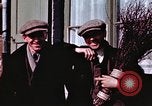 Immagine di Due civili Germania, 1945, secondo 21 filmato di repertorio 65675047571