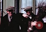 Immagine di Due civili Germania, 1945, secondo 30 filmato di repertorio 65675047571
