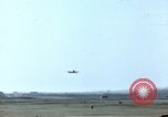 Standbild P-47 Thunderbolts Belgien, 1945, aus Sekunde 25 historischem Filmmaterial Videoclip 65675047574