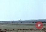 Standbild P-47 Thunderbolts Belgien, 1945, aus Sekunde 28 historischem Filmmaterial Videoclip 65675047574