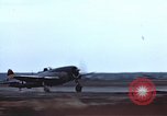 Immagine di Le scintille volano come P-47 terre con pneumatico destro mancante Belgio, 1945, secondo 48 filmato di repertorio 65675047577