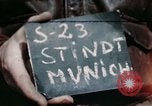 Standbild Patienten airlifted an US Army Field Hospital München Deutschland, 1945, aus Sekunde 1 historischem Filmmaterial Videoclip 65675047579