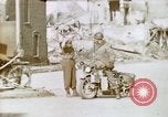 Immagine di Rovine della città Germania, 1945, secondo 30 filmato di repertorio 65675047585