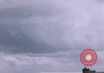 Standbild viele Formationen der US-Flugzeuge Deutschland, 1945, aus Sekunde 26 historischem Filmmaterial Videoclip 65675047605